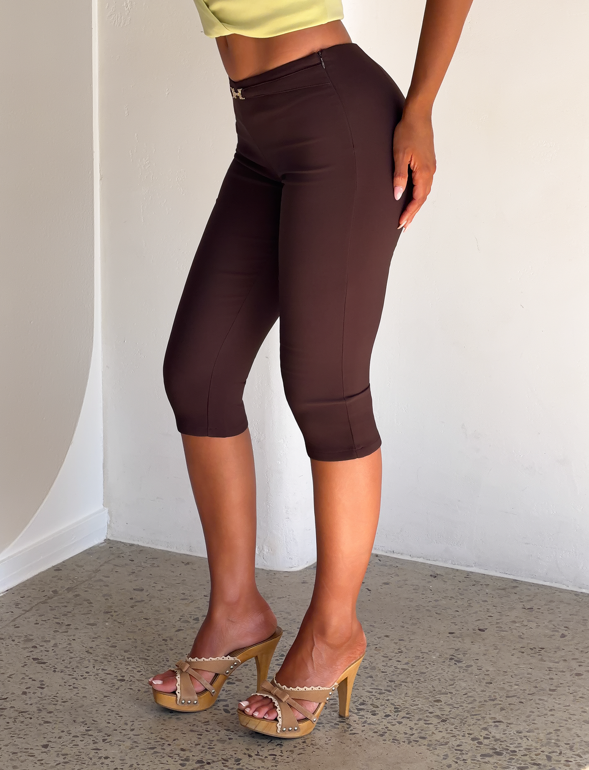 Tiger Mist Kittie Buckle Capri in chocolate, on model